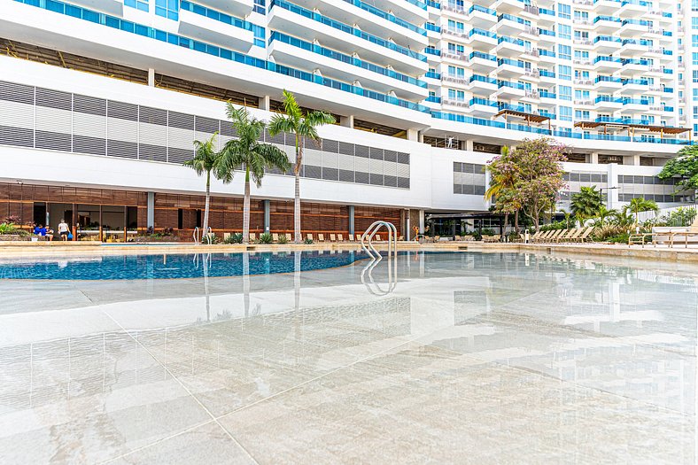 3BR Exclusivo Apt en Playa Salguero + Piscina