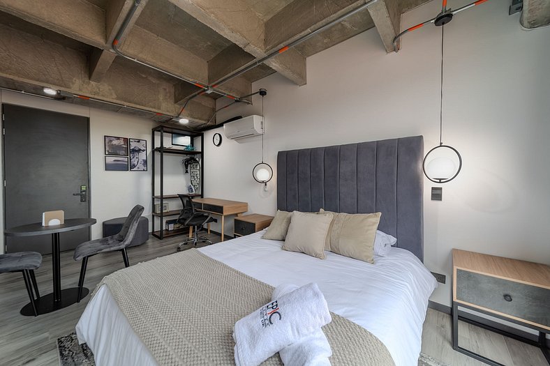 |Ahead| Charming Loft near the airport + parking