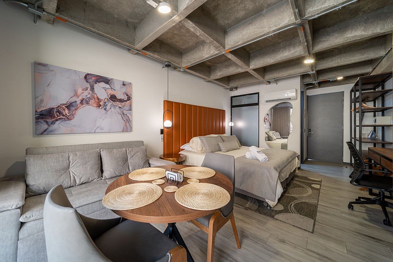 |Ahead| Intimate Loft near the airport + parking