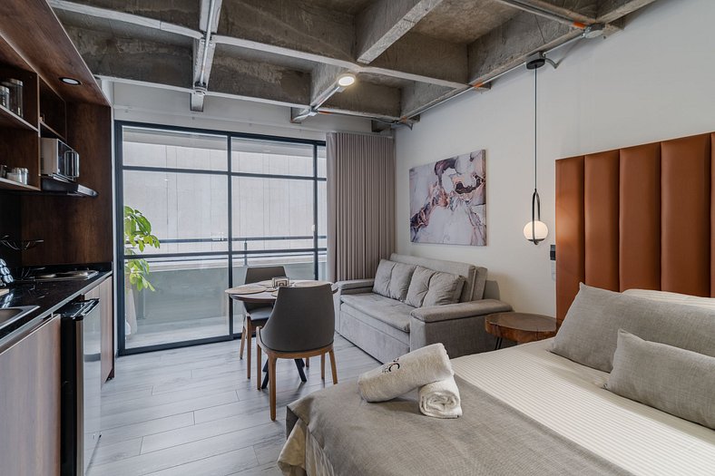 |Ahead| Intimate Loft near the airport + parking