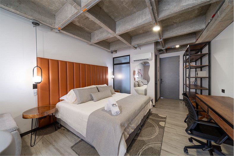 |Ahead| Intimate Loft near the airport + parking