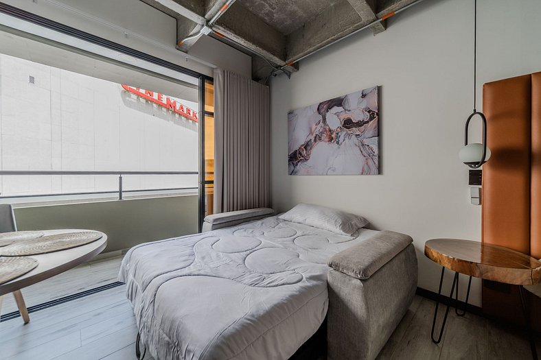 |Ahead| Intimate Loft near the airport + parking