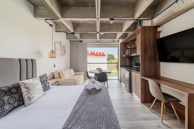 |Ahead| Sensational Loft with Parking and Balcony