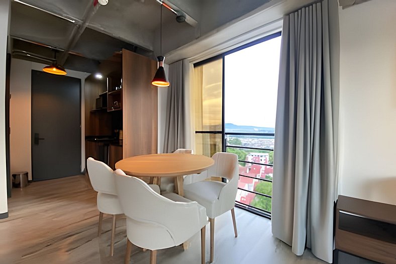 |Ahead| Unique Loft close to the airport + Parking