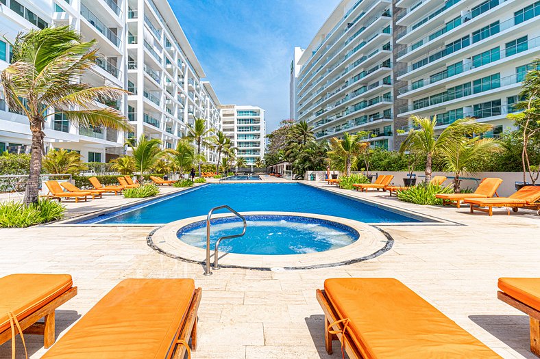 Beachfront 1BR apt - Morros 3 pool and gym