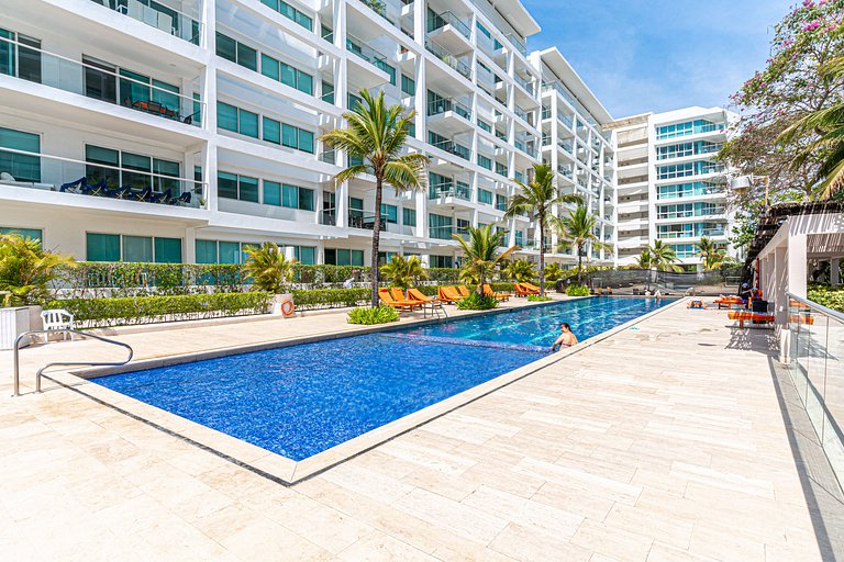 Beachfront 1BR apt - Morros 3 pool and gym