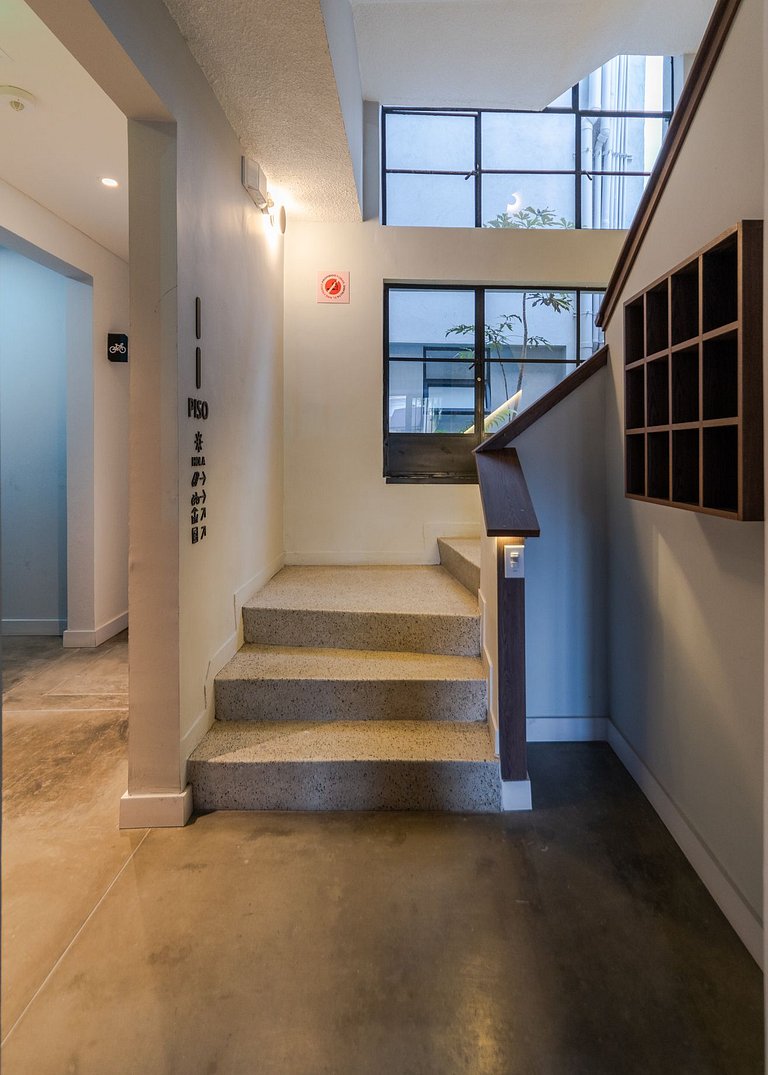 Peaceful & Cozy Apartment W/ Balcony + Laundry